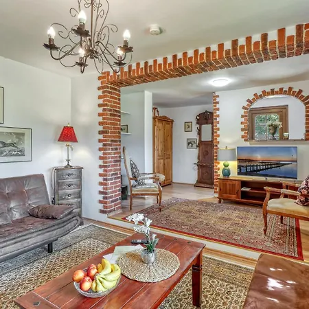 1 Bedroom In Apartment