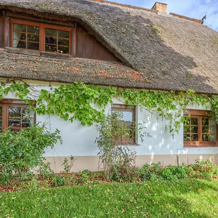 Appartamento Stunning In With Wifi Zurow